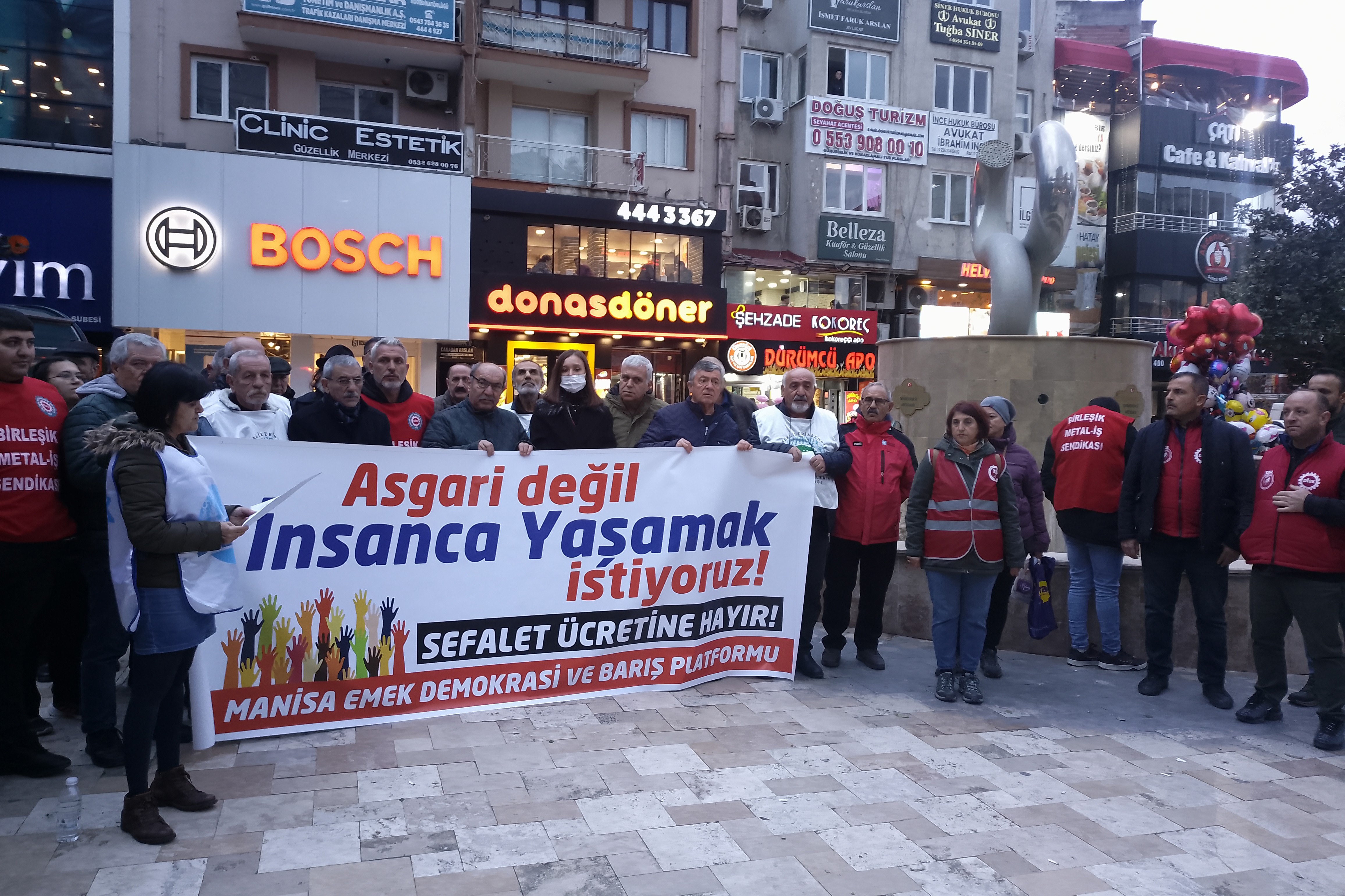 Manisa'da asgari ücret tepkisi: Asgari değil insanca yaşam istiyoruz