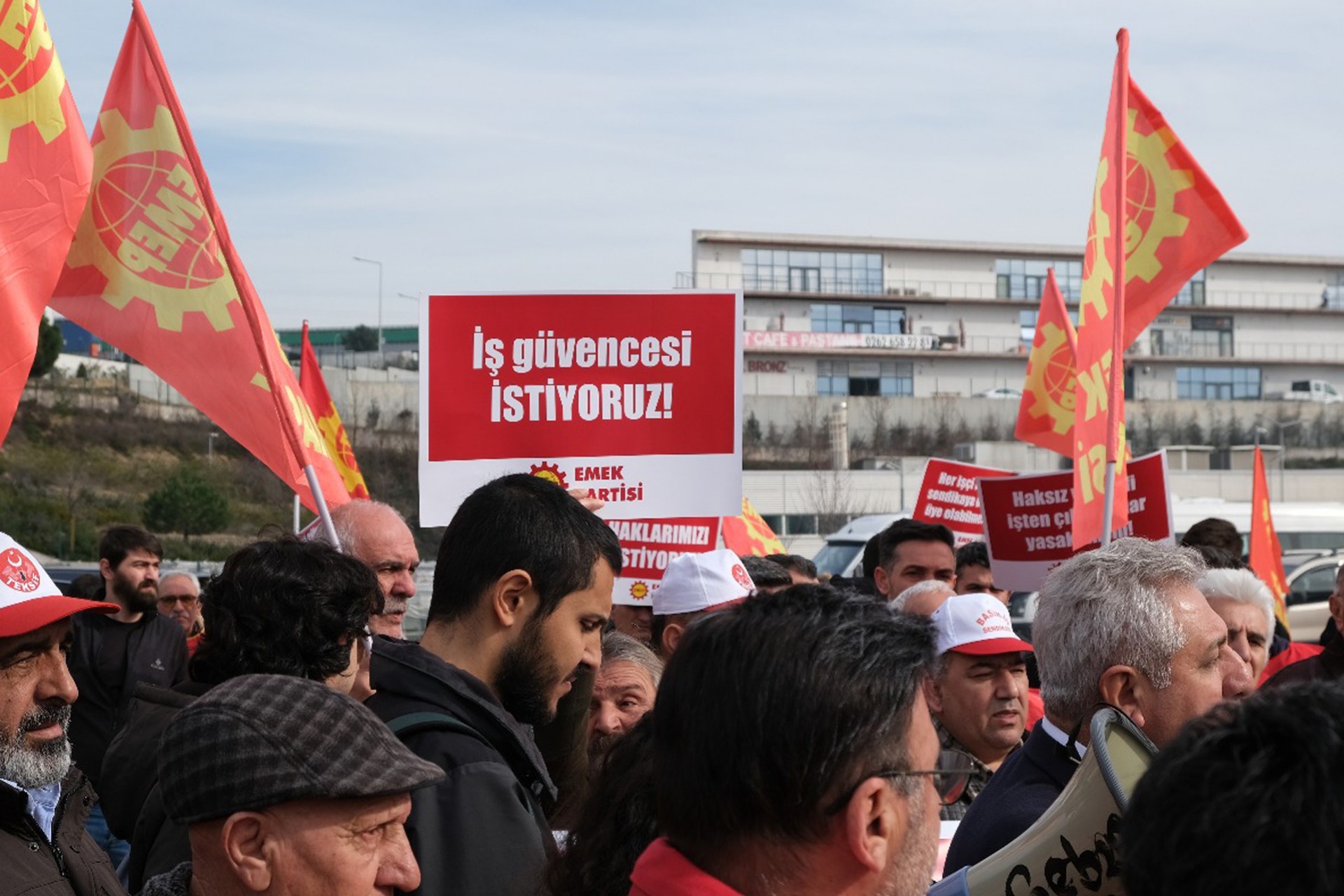 'Barajsız sendika, yasaksız grev, güvenceli iş' kampanyası