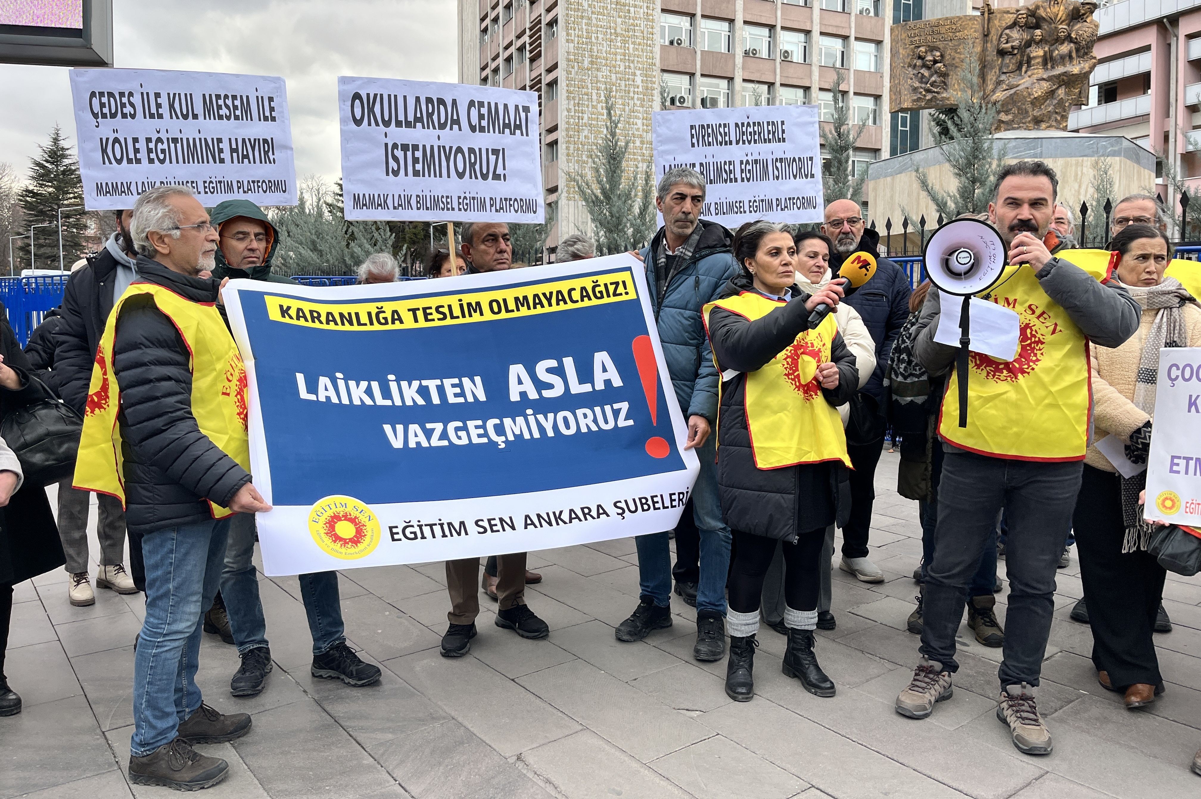 Eğitim Sen: Bilimin teminatı olan laikliği savunmaya devam edeceğiz