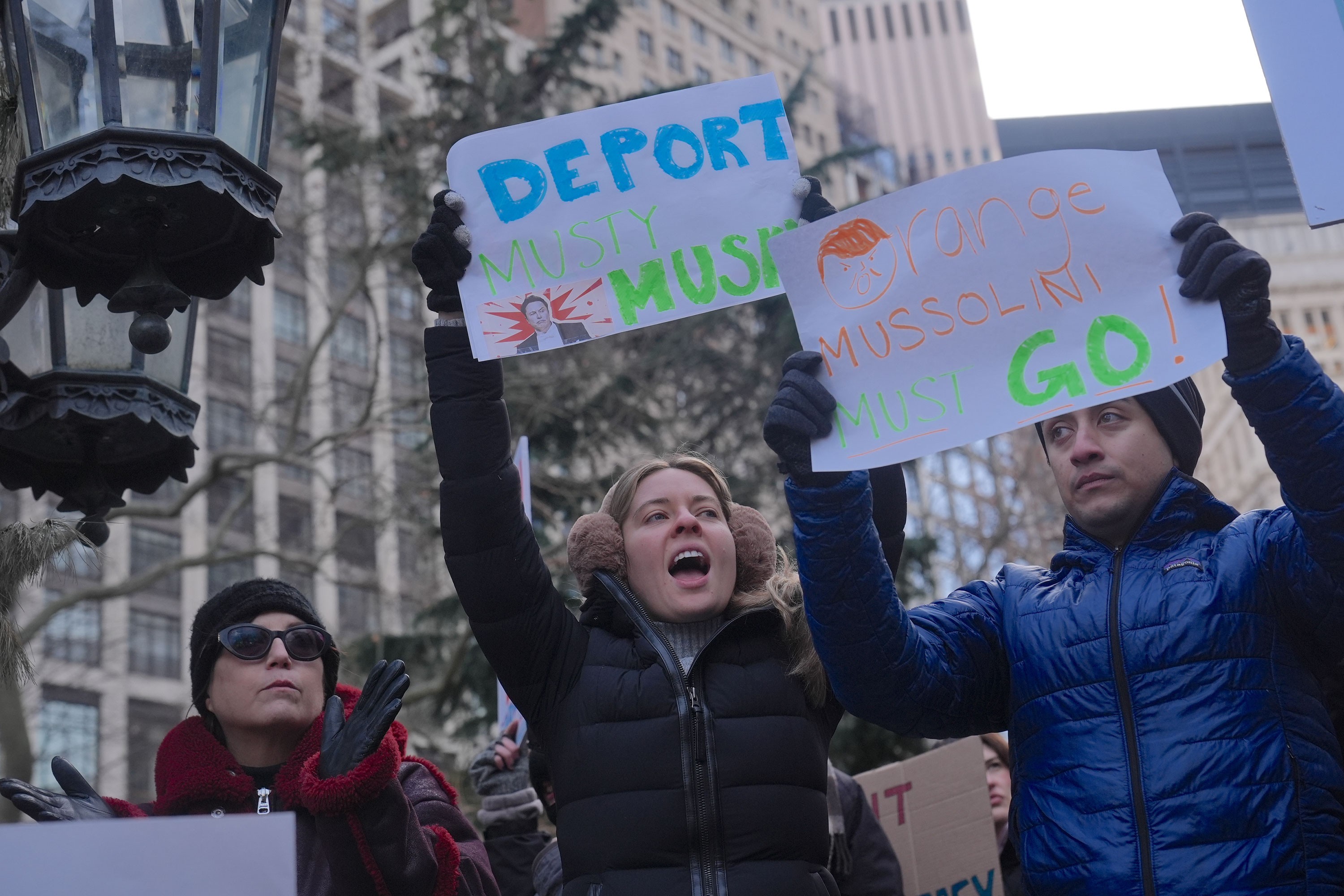 Donald Trump yönetimi protesto edildi