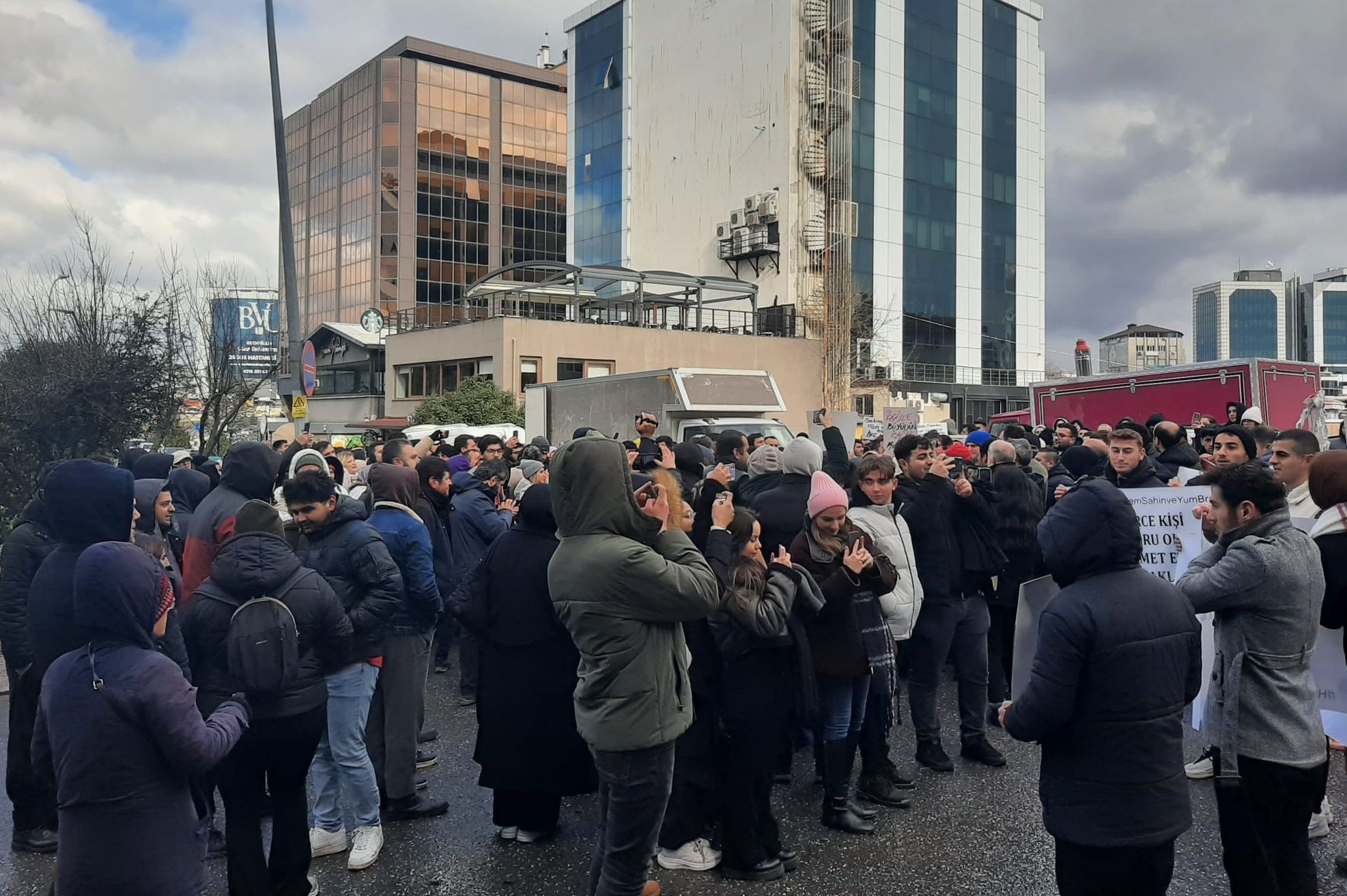 Şirket konkordato ilan etti, 500’ü aşkın işçi "Açlığa terk ediliyoruz" diyerek eylem yaptı