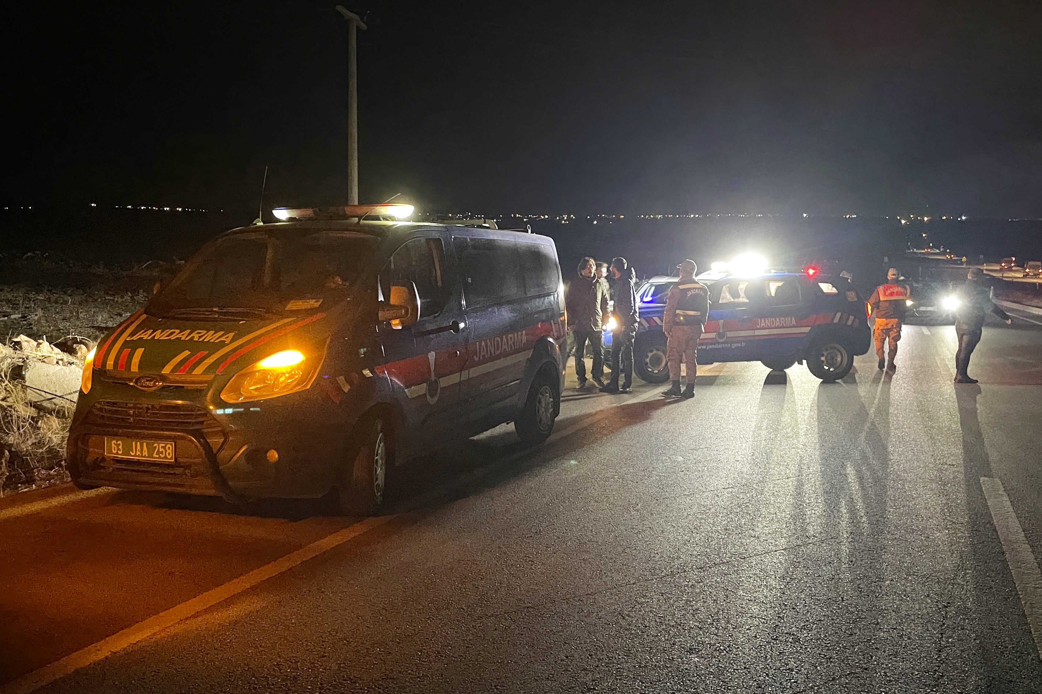 Urfa'da silahla vurulan kadın ağır yaralandı