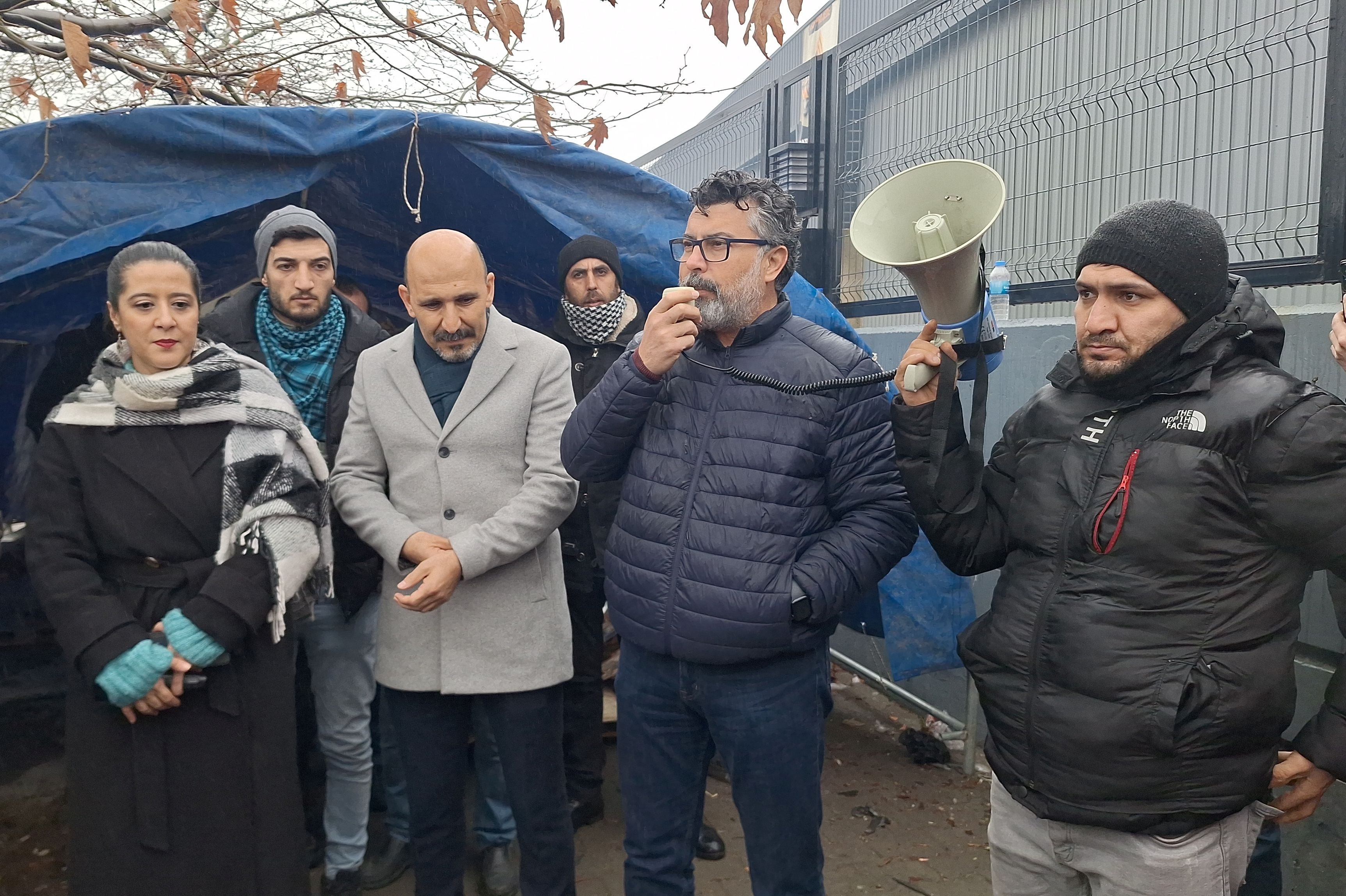 Başpınar işçilerine dayanışma ziyaretine gelen temsilciler