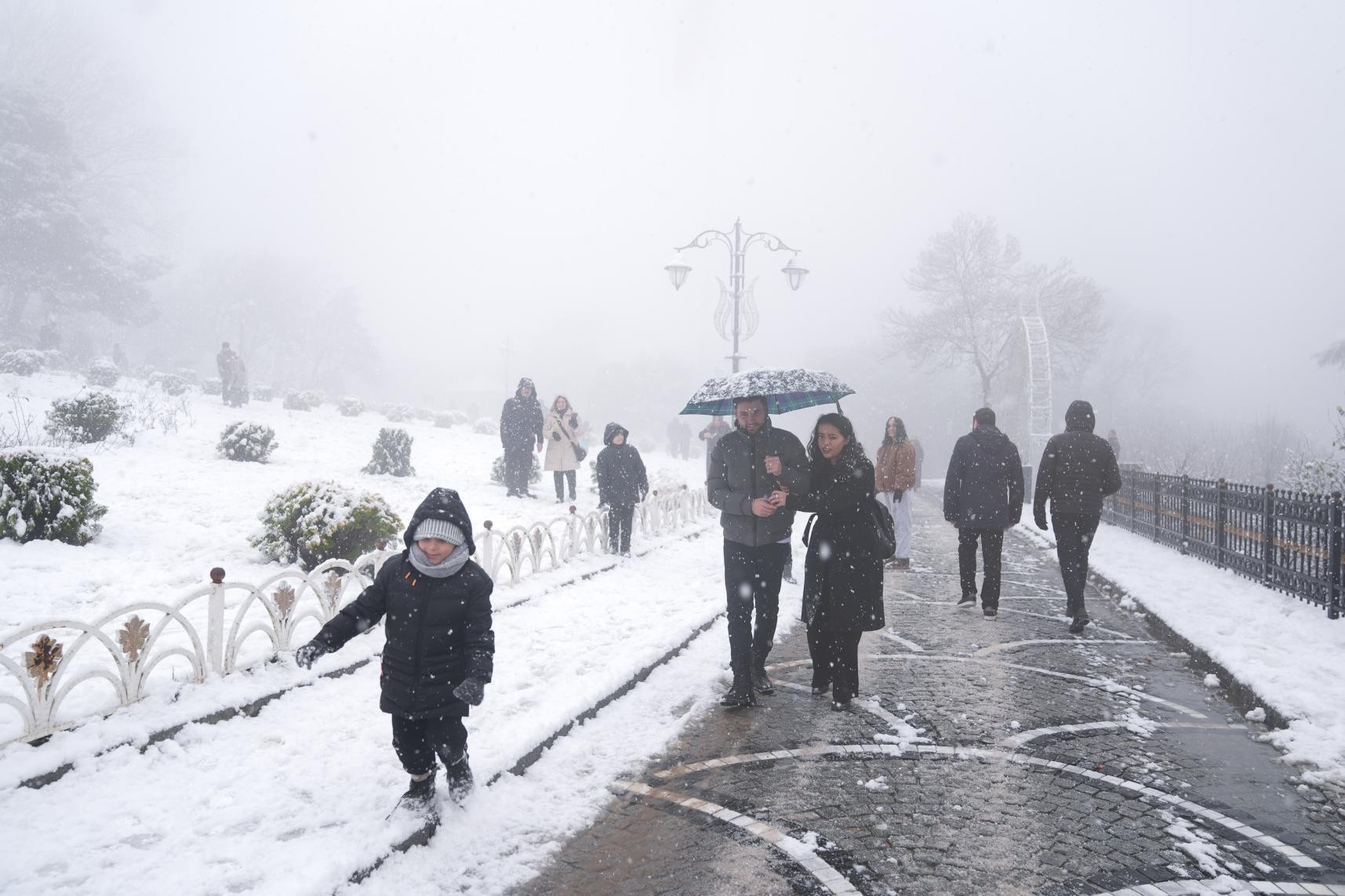 İstanbul'un bazı bölgelerinde kar yağışı etkili oldu