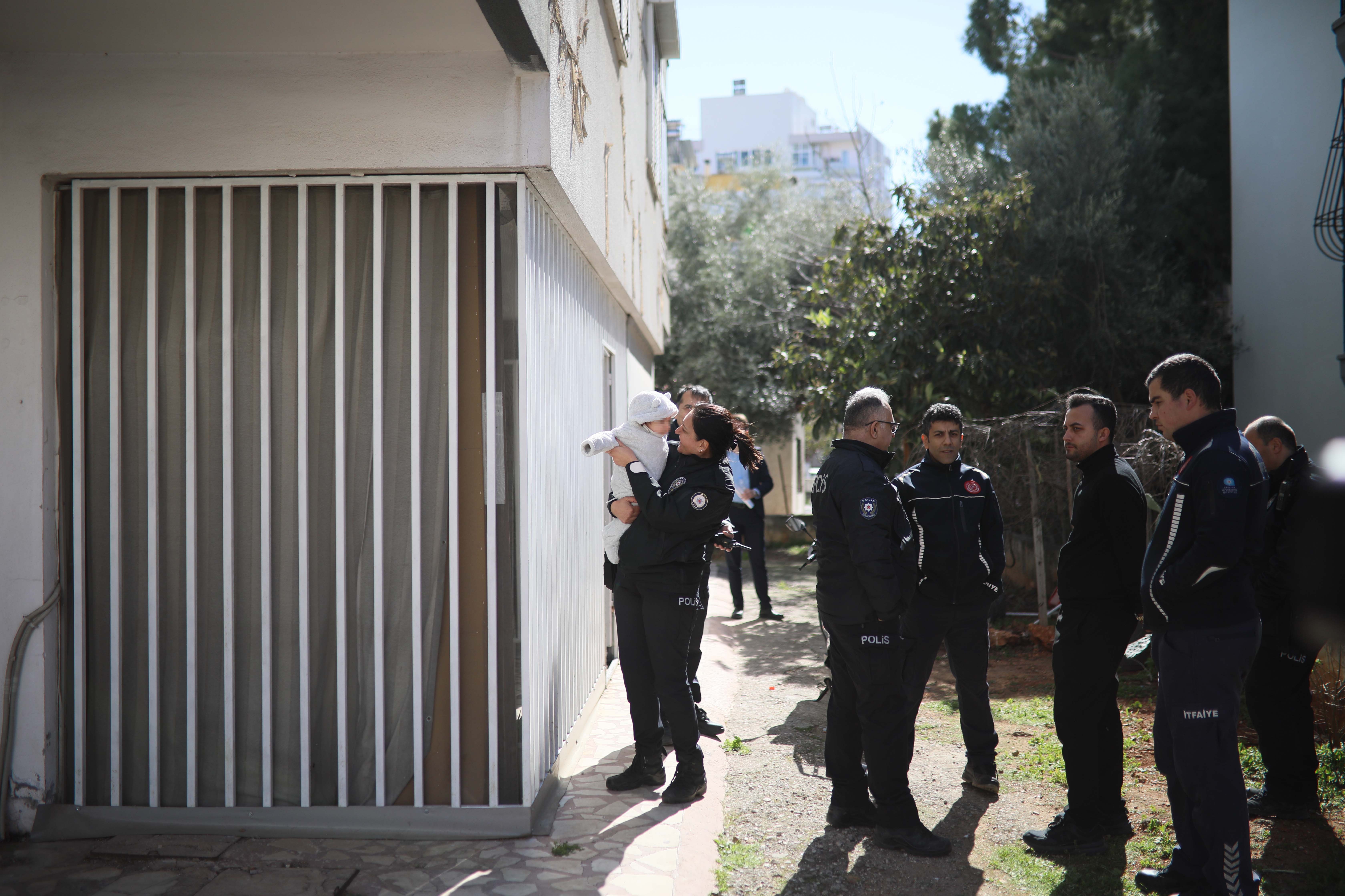 Polis zoruyla evden çıkarıldı: Ne yapalım, yaşamayalım mı?