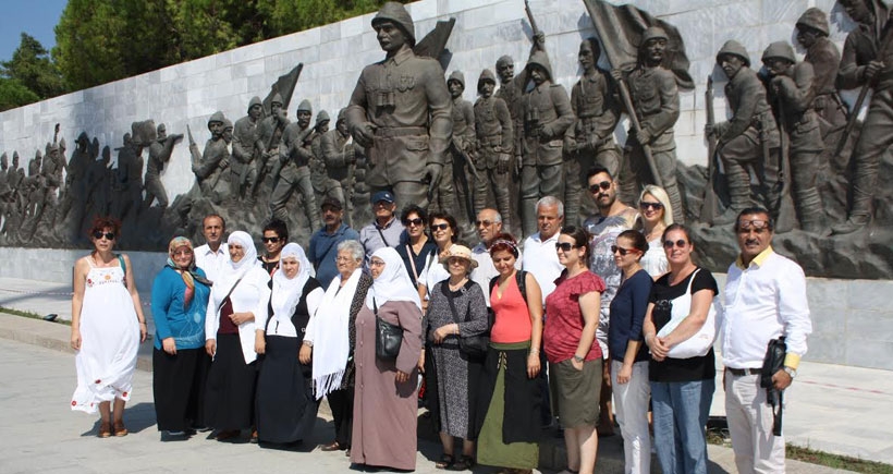 Barış Anneleri, Çanakkale Şehitler Abidesi'ni ziyaret etti: Kimse ölmesin, barış istiyoruz!