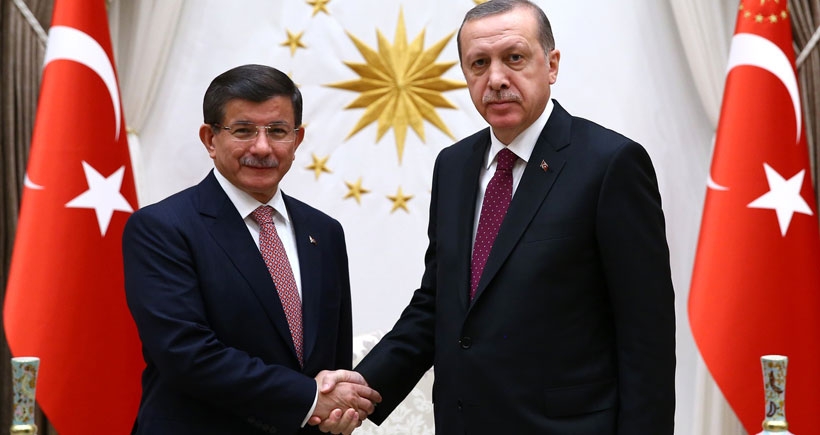 Cumhurbaşkanı Erdoğan, Davutoğlu'na 64. hükümeti kurma görevini verdi