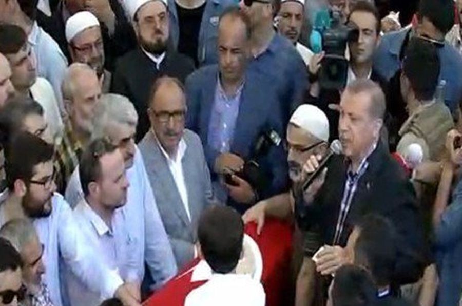 Erdoğan: Meydanlardan ayrılmayacağız