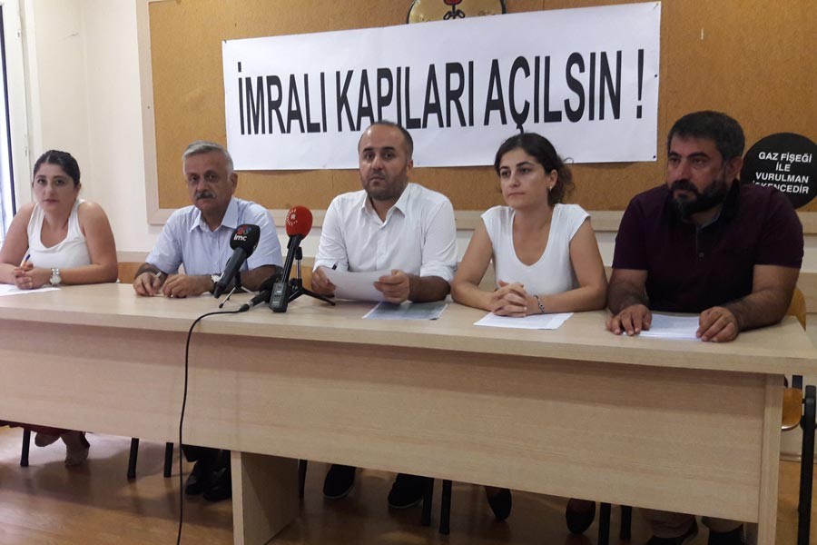 Öcalan'a uygulanan tecridin kaldırılması için çağrı