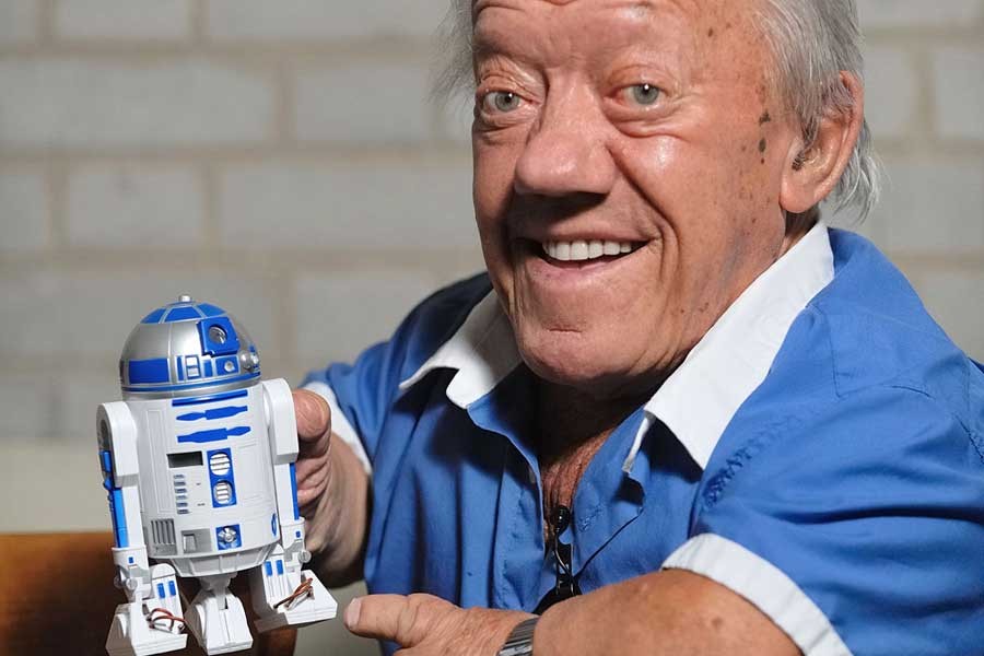 Star Wars'un R2-D2'su Kenny Baker hayatını kaybetti