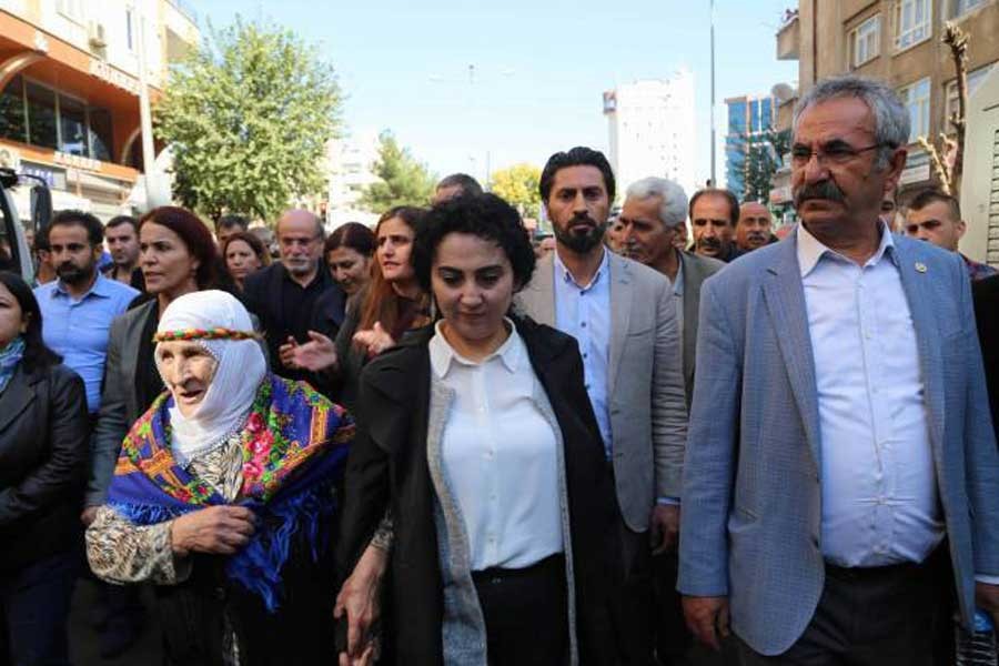 HDP Eş Genel Başkanı Yüksekdağ'a yurtdışı yasağı