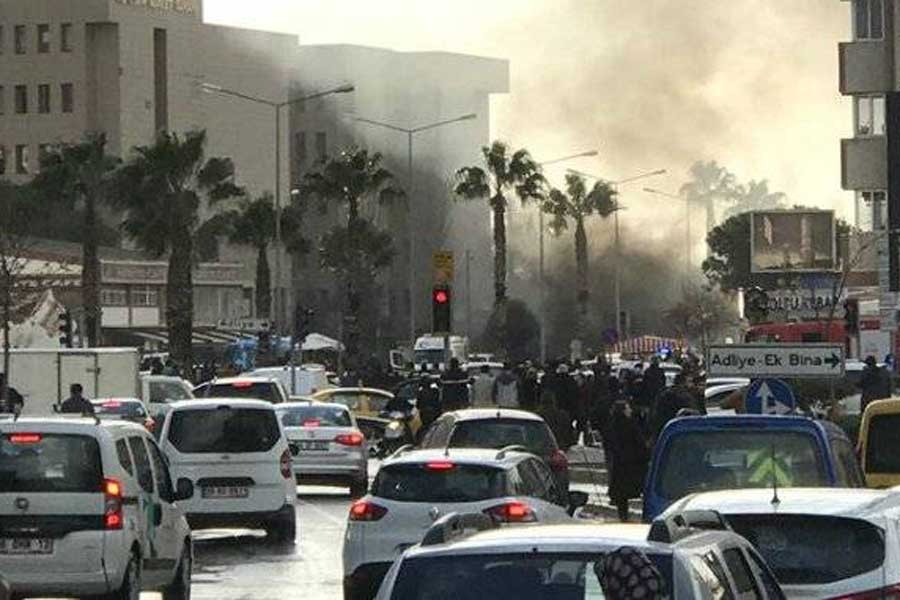 İzmir'de adliyeye bombalı saldırı