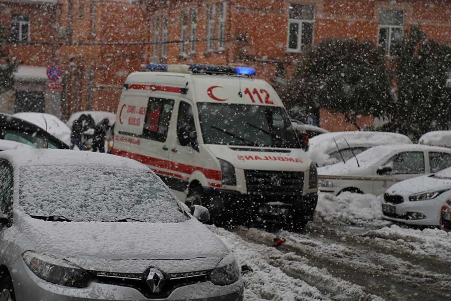 Hastanelerde kar yoğunluğu