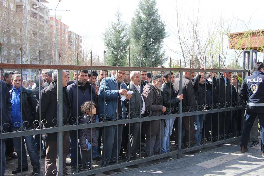 İşsizliğin fotoğrafı: 5 bin kişilik işe 39 bin kişi başvurdu