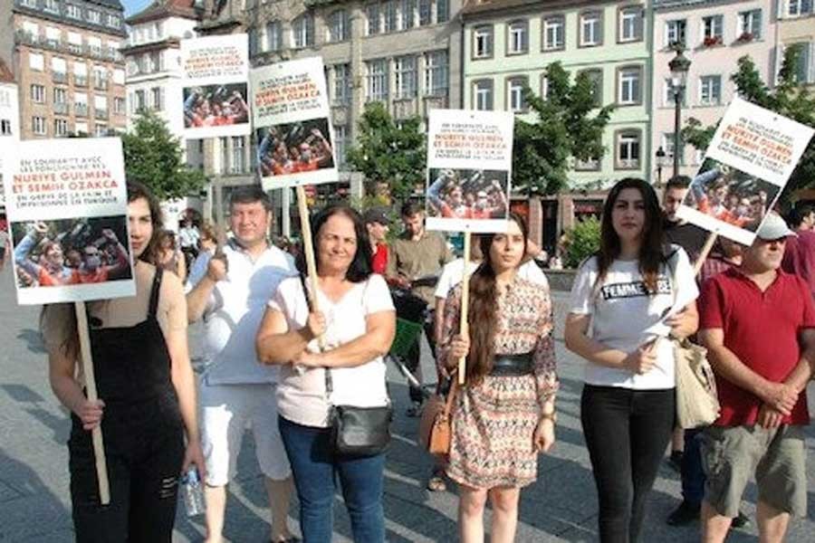 Strasbourg'da Gülmen ve Özakça için dayanışma eylemi yapıldı