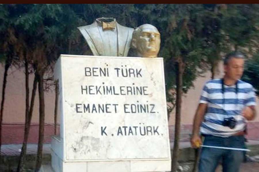 Anamur’da Atatürk büstüne saldırı