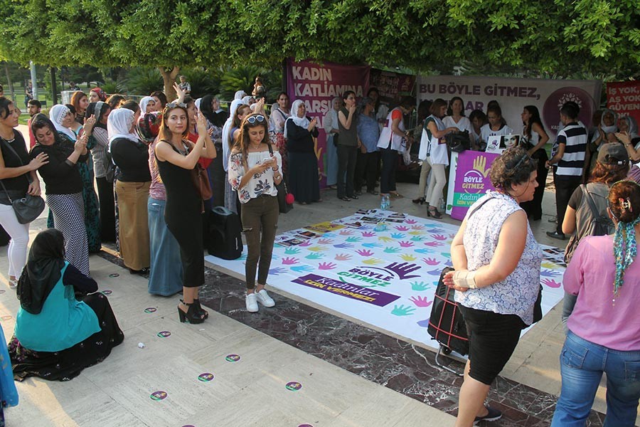 Adana'da kadınlar 'Bu böyle gitmez' dedi