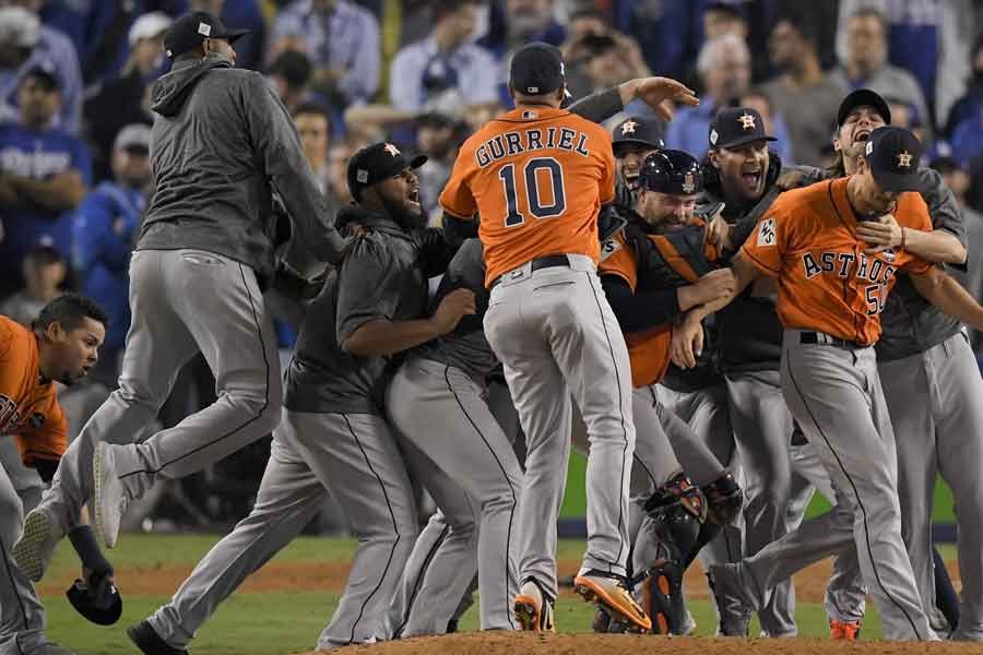 Beyzbolda Houston Astros'tan tarihi şampiyonluk