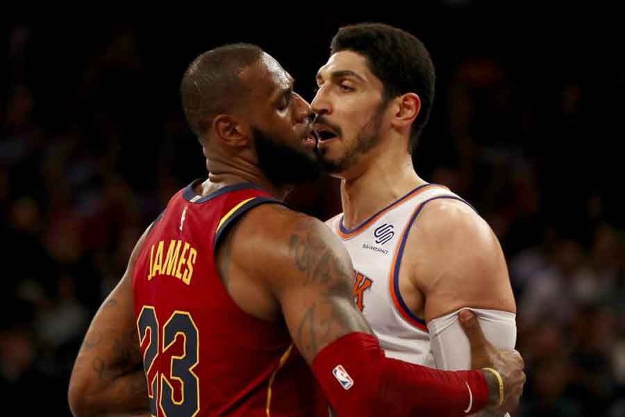 LeBron James, Enes Kanter'le atıştı, Cavs Knicks'i yendi